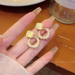 Boucles d'oreilles tendance, simples, légères et luxueuses, en pierre œil-de-chat, diamant et perle, polyvalentes pour femmes - Product Image 3