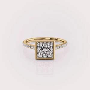 แหวนหมั้นเพชรทรงปรินเซสคัทสั่งทำพิเศษ ฝังเพชรแล็บโกรว์ ตัวเรือนทองคำ 18K สีเหลือง/สีโรส/สีขาว ชุบโรเดียม ได้รับการรับรองจาก IGI - Product Image 1