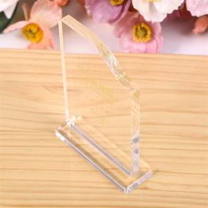 Plaques de trophée de récompense en acrylique transparent transparent transparent pour souvenirs d'anniversaire cadeaux d'affaires logo personnalisé en plastique - Product Image 3