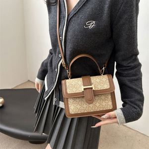 Fashionable Retro Lock Handbag Simple Crossbody Shoulder Bag Niche Design <b>Small</b> Square Women's Messenger Bag - Product Image 6