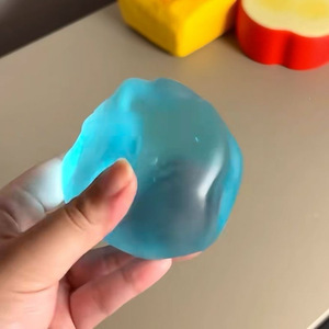 Pelota Antiestrés de Aceite de Coco Azul Menta Hecha a Mano, de Rebote Lento, Juguete para Aliviar el Estrés, Juguete para Apretar - Product Image 2