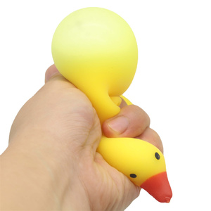 Jouet à presser réaliste en forme de canard - Jouet anti-stress portable et amusant pour la libération quotidienne de la pression - Rempli de farine - Multicolore - 5-7 ans - Product Image 4