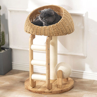 Arbre à chat multifonctionnel moderne en bois massif à 4 niveaux de 135 cm avec panier tressé et nid pour chat inspiré d'une capsule spatiale