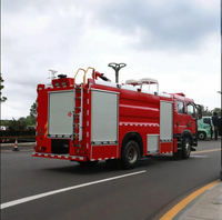 L'usine chinoise de fabrication de camions de pompiers exporte le camion d'extinction d'incendie intégré avec réservoir de mousse de 6000 L et réservoir d'eau de 2000 L