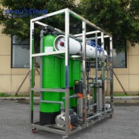 Machine de traitement de l'eau par osmose inverse FRP portable 1000LPH, système de purification d'eau potable 8040 pour usage commercial