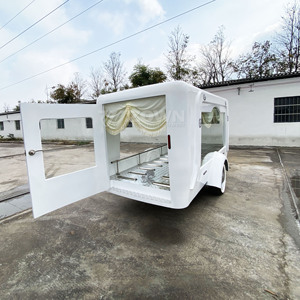Remolque Fúnebre Blanco de un Solo Eje con Ruedas Blancas, Ventana Grande y Cortina de Flecos Crema para Transporte - Product Image 6