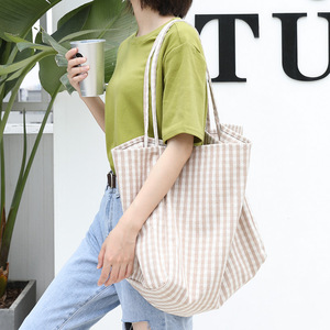 Sac fourre-tout en toile de style coréen, décontracté et artistique, grande capacité, sac à bandoulière, tendance populaire sur internet, imprimé à carreaux pour femmes - Product Image 3