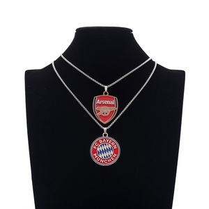 Colgante esmaltado de doble cara de aleación de zinc para Barcelona <span class=keywords><strong>Chelsea</strong></span>, para collar deportivo con cadena de serpiente de acero inoxidable - Product Image 3