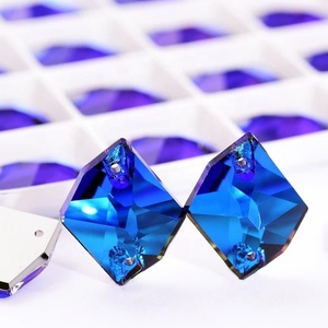 Strass à coudre de qualité supérieure en verre cristal forme cosmique 18 couleurs pour vêtements et accessoires de mariage - Product Image 4
