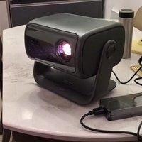 Projecteur Laser Tricolore 3000 Lumens 4K Dangbei F7Pro avec Fonction Panoramique et Inclinaison, Protection des Yeux, pour Chambre à Coucher, Cinéma Domestique, Smart TV, 4+64G