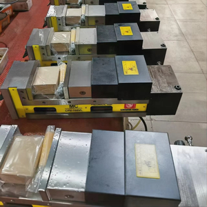 Étau de précision pneumatique-hydraulique robuste WPV-200D pour les opérations de fraisage et d'usinage CNC - Product Image 1