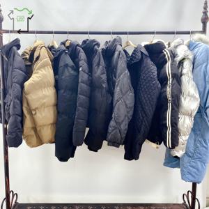 YiJiaYi cappotti invernali da donna piumini misti da uomo giacca a vento calda balla usati abiti di seconda mano non ordinati - Product Image 3