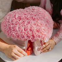 Coffret Cadeau Fête des Mères 2026 : Boîte Cœur Personnalisée avec Grandes Roses Éternelles Préservées – 100 Roses Éternelles sous Cloche en Forme de Cœur