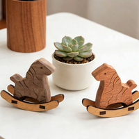 Diffuseur d'arômes en bois de noyer noir naturel en forme de cheval à bascule, support créatif pour huiles essentielles, pour la décoration de la maison et du bureau