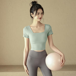 เสื้อโยคะผู้หญิงขายส่งพร้อมบราในตัว - ทรงเข้ารูป พรีเมียม แขนสั้น สำหรับพิลาทิสและฟิตเนส ปี 2025 ผู้ผลิตใหม่ ขายตรงจากโรงงาน รับผลิตแบบ OEM - Product Image 6