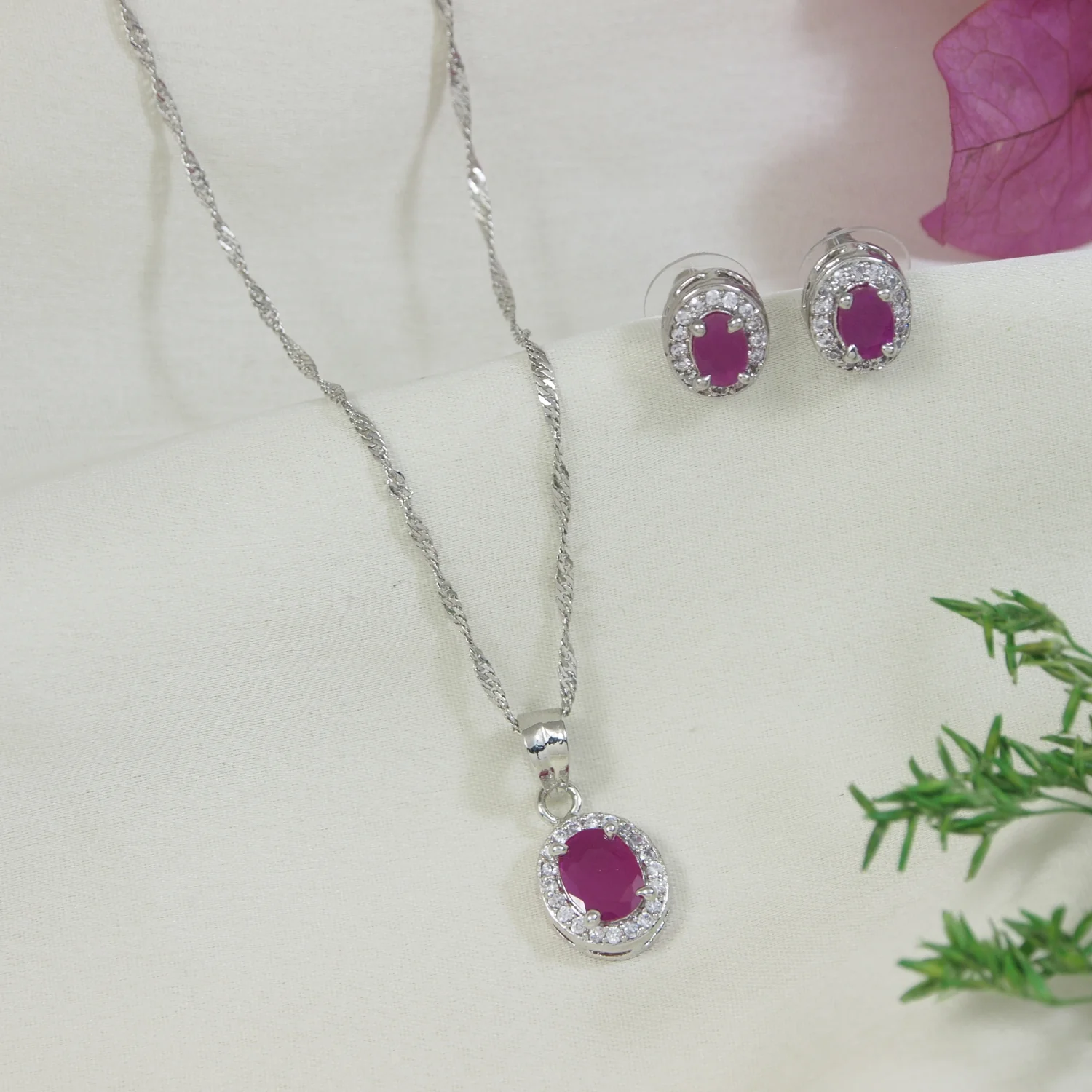 สีชมพูเข้ม