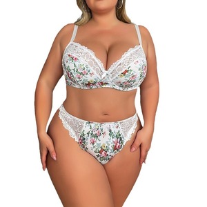 Ensemble de lingerie grande taille pour femmes aux poitrines généreuses, conçu pour flatter et soutenir la zone des aisselles, offrant un soutien et une maintien optimal. - Product Image 5