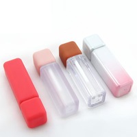 Emballage cosmétique de couleur rose mat carré à surface douce au toucher Tube de brillant à lèvres