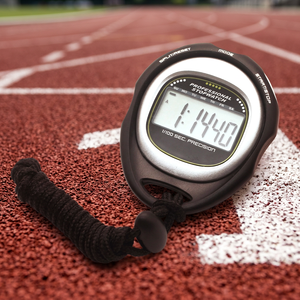 Cronómetro digital de 100 vueltas con pantalla LCD y botón de luz para cronometraje deportivo - Product Image 1