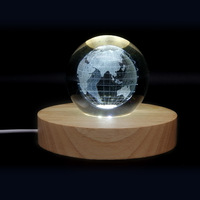 Lampe de sel en cristal LED, boule de cristal 3D, base en bois acrylique, lumière de nuit RGB à intensité variable, alimentation par prise ou batterie, design moderne pour chambre à coucher