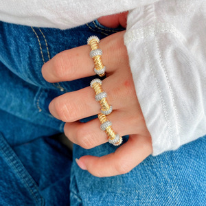 18 K Bất White Gold Plated Đồng <span class=keywords><strong>Fancy</strong></span> Bangles Vòng Đeo Tay Hiện Đại Vàng Nhiều Lớp Phụ Nữ Của Nhẫn <span class=keywords><strong>Set</strong></span> - Product Image 3