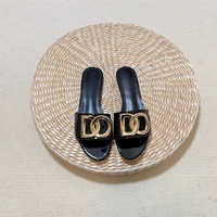YESTEEM Nouvelles sandales plates élégantes et polyvalentes à boucle en D pour femmes, sandales à boucle métallique de haute qualité, sandales de plage