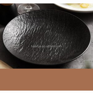 Assiettes à soupe et à pâtes à large bordure en céramique et <span class=keywords><strong>porcelaine</strong></span> <span class=keywords><strong>noire</strong></span>, style japonais, pour restaurants et hôtels, idéales pour la restauration fine. - Product Image 6