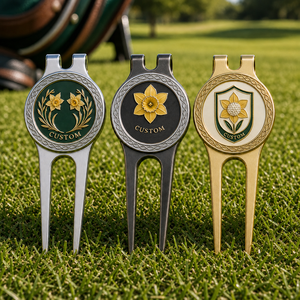 Horquilla de golf metálica vintage con diseño de narciso, flor nacional de <span class=keywords><strong>Gales</strong></span>, y marcador de bola con logotipo grabado personalizado - Product Image 1