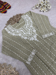 Moda Khadi Cotton Butti Kurti con hermoso bordado perfecto para Collage y chicas de oficina - Product Image 4