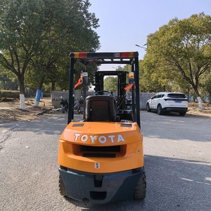 Подержанный вилочный погрузчик <span class=keywords><strong>Toyota</strong></span>, <span class=keywords><strong>3</strong></span> тонны, <span class=keywords><strong>3</strong></span>-секционная мачта, дизельный двигатель, малая наработка, высота подъема 4500 мм, редуктор, мотор, подшипники, в хорошем состоянии - Product Image 5