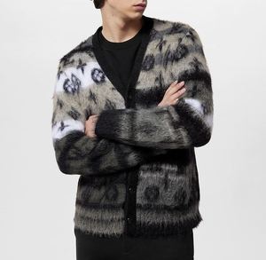 Cardigan en fourrure à manches longues avec motif de logo personnalisé Oem & Odm Pull en mohair jacquard pour hommes - Product Image 1