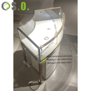 Présentoir de comptoir de bijouterie de luxe avec vitrine à bijoux en verre lumineux à LED - Product Image 3