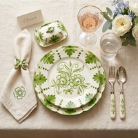 Assiettes en céramique imprimées motif couronne vintage moderne, vaisselle de luxe en porcelaine à bord festonné, pour la restauration et les mariages, vente en gros