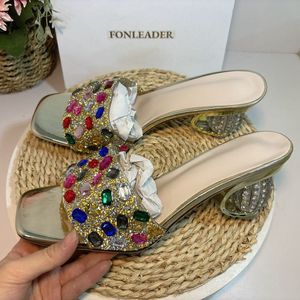 Chaussures uniques pour femmes de luxe à talon carré, colorées, tendance, élégantes - Product Image 5