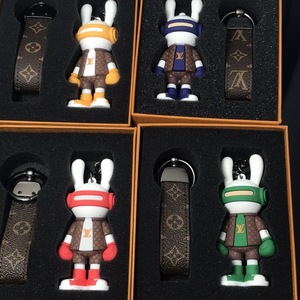 Artificial Beeswax Resin Crafts For Logo Original Design Violent Bear Cartoon Anime Painted Figurine Hand Keychain Ornament