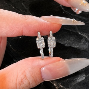 Pendientes Huggie de Oro Blanco Sólido de 18K Xinfly con Diamantes Naturales, Mosaico de Baguette, 0.27ct, Engaste Micro-Pavé, Joyería Fina - Product Image 5