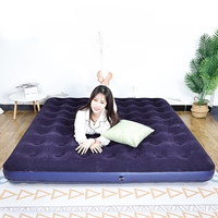Lit pneumatique extérieur en PVC Lit gonflable pliable paresseux Matelas de flocage épaissi Portable Home Camping Airbed Mat