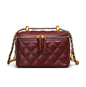 <span class=keywords><strong>Borsa</strong></span> da donna in pelle con <span class=keywords><strong>borsa</strong></span> per il trucco in stile Designer di lusso; Produttore di borse a <span class=keywords><strong>tracolla</strong></span> in metallo alla moda - Product Image 2