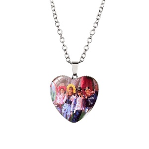Personnalisé coréen idole groupe coeur <span class=keywords><strong>jennie</strong></span> <span class=keywords><strong>rose</strong></span> lisa coeur pendentif célèbre chanteuse collier ras du cou pour fille - Product Image 1