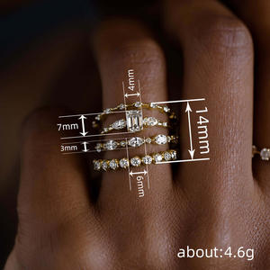 Anillo de Compromiso con Diamante Corte Esmeralda T0432, Oro Sólido de 18K, Banda de Diamantes Naturales Color D para Mujer - Product Image 4