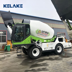 Camion bétonnière autochargeant KELAKE vert avec rayon de braquage court et moteur fiable - Product Image 1