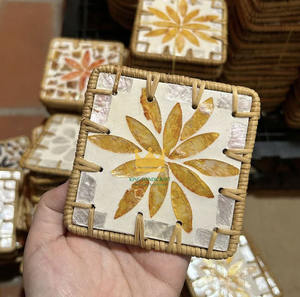 Salvamanteles Cuadrado Moderno de Ratán Ecológico Hecho a Mano con Mosaico de Concha Natural de Nácar y Logotipo Personalizado de Vietnam - Product Image 4