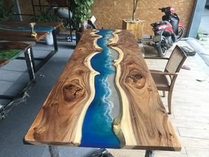 Plateau de table de restaurant design pour maisons modernes, mobilier sur mesure en résine époxy et bois massif - Product Image 2