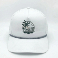 Gorra de Béisbol Deportiva de Poliéster Impermeable de 5 Paneles con Logotipo de PVC y Goma OEM al por Mayor, con Corte Láser y Perforaciones