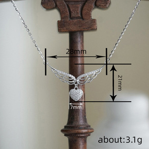 Collana con Ciondolo a Forma di Cuore con Ali d'Angelo per Donne, Elegante Collana con Charm d'Amore e Catena a Maglie Rotonde, Regalo - Product Image 4
