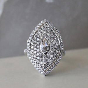 F861 Anello da donna in oro bianco con diamante taglio marquise, colore D naturale, gioiello di fidanzamento - Product Image 2