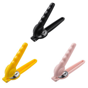 Dispositivo de abridor de castañas OEM, abridor de tuercas manual duradero, herramienta de corte de castañas de seguridad para vendedores del mercado y uso doméstico - Product Image 3