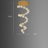 Lampu gantung spiral 30 lampu warna emas untuk tangga dupleks dengan langit-langit tinggi, cocok untuk ruang tamu vila.