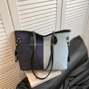 Bolso de Hombro Casual de Gran Capacidad en Mezclilla, Invierno 2025, Nuevo Bolso de Moda Popular con Cierre de Cremallera, Simple para Mujer - Product Image 1