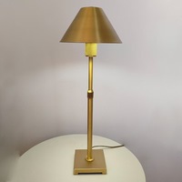 Lampe de table sur pied en cuivre massif, style rétro américain, pour salon, chambre et bureau, design simple et décoration douce.